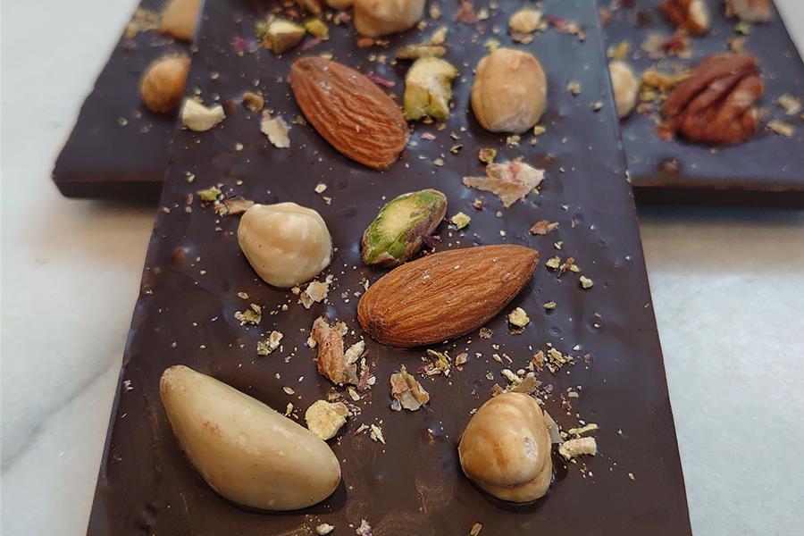 Reep pure chocolade 80% cacao noten verse bereidingen  - CoopSaam Essen